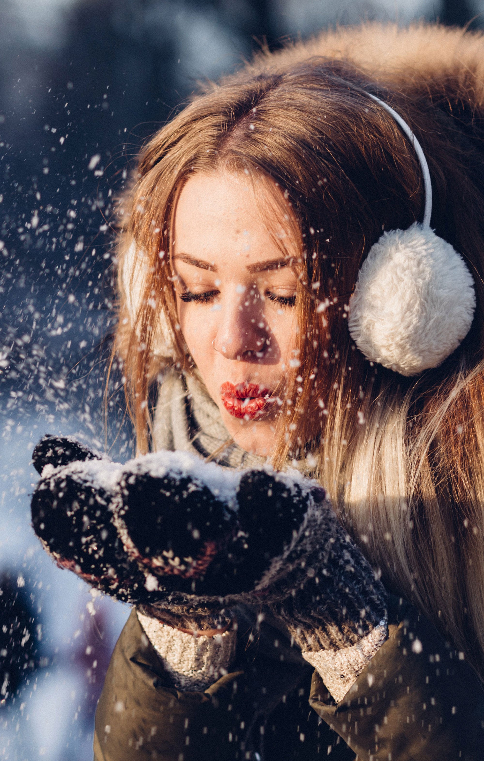 العناية بالبشرة الشتوية: كيف تساعد بشرتك على التعامل مع البرد القارس والرياح والجفاف