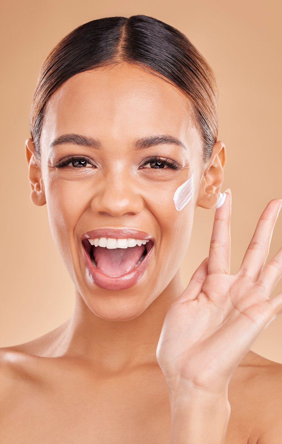 संवेदनशील त्वचा के लिए उत्पाद: त्वचा की देखभाल और बेदाग़ लुक के लिए तकनीकें